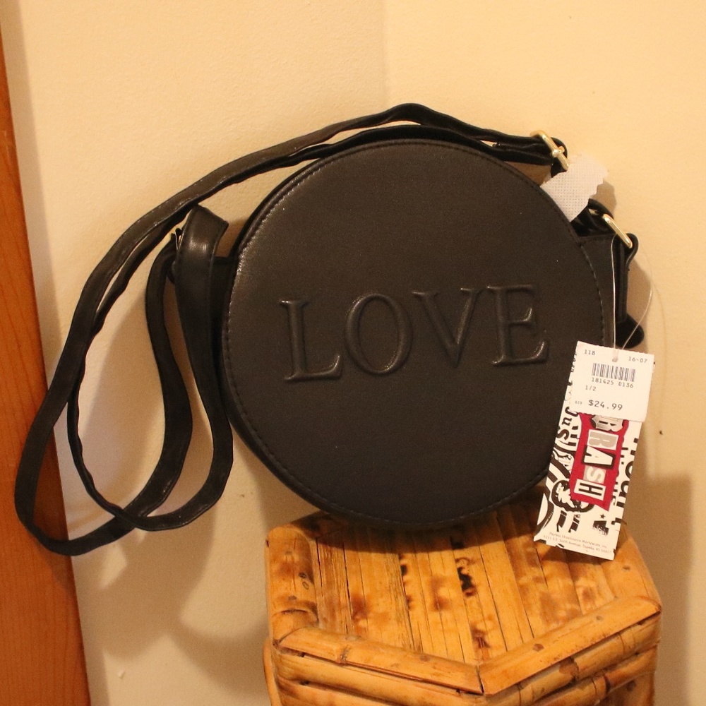 1 LEFT/RED/NWT BRASH "LOVE" CROSSBODY ADJ STRAP - Picture 4 of 5